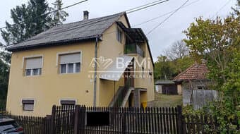 Pekný dom v obci Arka v Maďarsku-tichá obec 87000,-Eur