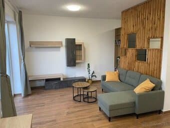 Prenájom 1,5-izbového bytu s predzáhradkou, parkovaním