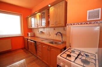 PREDAJ 3 izb BYT s garážou a záhradu Rudno N/Hronom