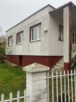Prenájom rodinného domu v obci Veľké Lovce.