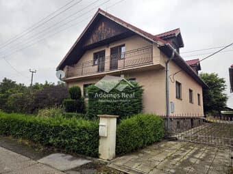 7-IZBOVÝ RODINNÝ DOM S BAZÉNOM - SEČOVSKÁ POLIANKA