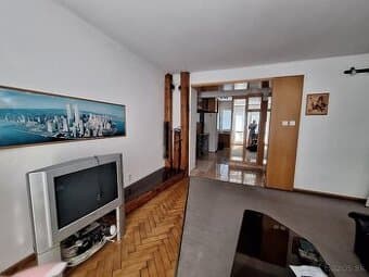 Na prenájom  -3 izbový byt, ul. 17.Novembra, Prešov,