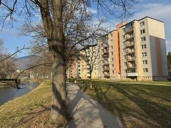 3- izbový byt  s loggiou , Vrútky