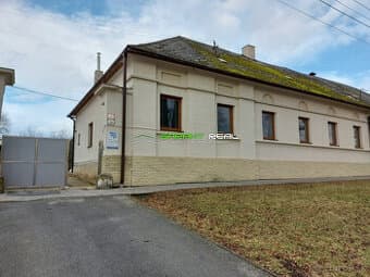 Predaj rodinný dom,145 m2, s garážou a 2 hospodárskymi budov