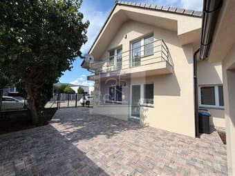 NA PREDAJ 7 IZBOVÝ RODINNÝ DOM NITRA - CHRENOVÁ