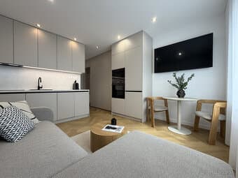 Moderný, nadštandardne vybavený byt - Hliny