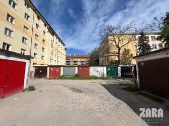 Košice-Staré Mesto, ul. Jesenná, murovaná radová garáž.