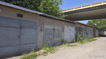 NA PREDAJ MUROVANÁ GARÁŽ 18 m² VO ZVOLENE – ELEKTRINA, VLAST