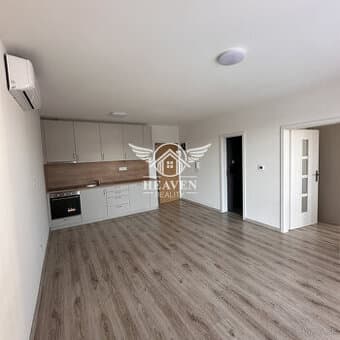 Ponúkame na prenájom byt v centre Kolárova