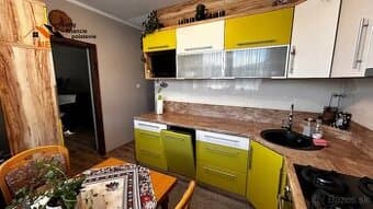 Rezervovaný- Priestranný 3-izbový byt s balkónom