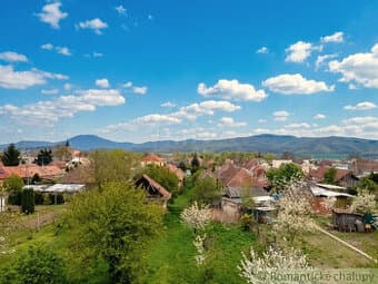 Vidiecky dom na rozľahlom pozemku s potenciálom nového býv