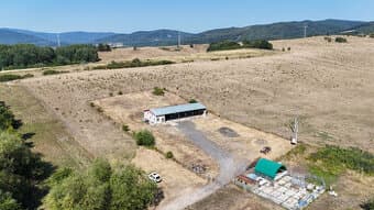 HOSPODÁRSKO-KOMERČNÝ AREÁL (4109 m²) S VLASTNÝM PRÍSTUPOM