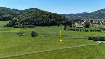 STAVEBNÝ POZEMOK V OBCI BZENICA