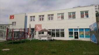 Prenájom: 101 m2, prízemie: služby, obchod s výkladom, K1 -