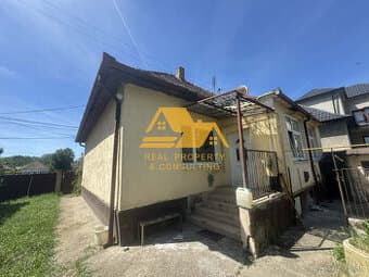 Exkluzívne Predám 3 izbový rodinný dom v Komjaticiach
