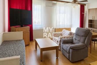 3. izb. byt, Košťova ul., 6 m2 loggia, pražský typ, blízko c