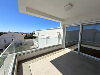 Chorvátsko-Trojizbový apartmán v modernej novostavbe