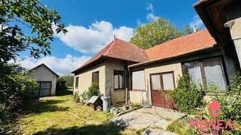 Na predaj 6-izbový rodinný dom (dvojdom) v Pažiti, pozemok 1
