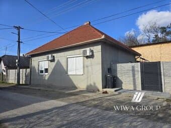 Znížená cena. Na predaj: veľký rodinný dom v obci Mužla