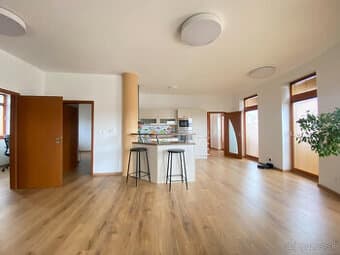 ☎️0918197701  Na prenájom  elegantný 3 izbový byt priamo v c