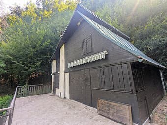 PRIESTRANNÁ 3-PODLAŽNÁ CHATA NA RUŽÍNE – LEN 20 KM OD KOŠÍC