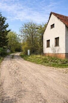 Viničný dom s pivnicou na krásnom pozemku s panoramatickým v