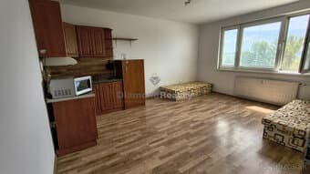 Na predaj 2 izbový byt Levice Ľanová ulica