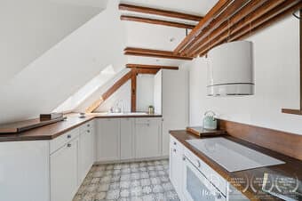 BOSEN | 2,5 izbový podkrovný zariadený byt