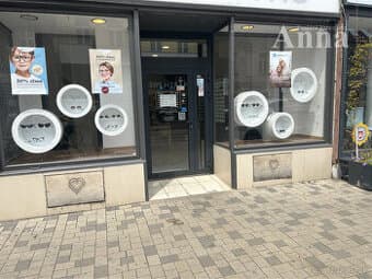 Obch. priestor s výkladom (70 m2) - Obchodná ul.