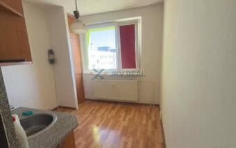 Na prenájom: Priestranný 2-izbový byt s balkónom – Smižany