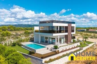 NA PREDAJ mediteránska vila s pôsobivým 360° výhľadom na mor