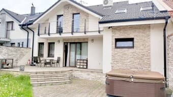 SKVELÁ PONUKA 5 izbový rodinný dom s garážou, Moravany na