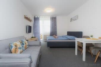 Útulný zariadený apartmán v centre Bešeňovej