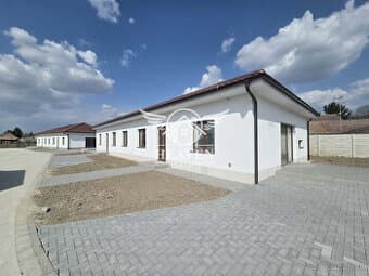 Ponúkame na predaj 3 izb.rod.dom  vo Vlčanoch