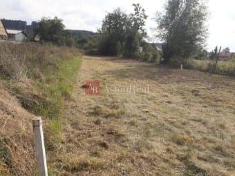 PREDAJ: slnečný pozemok, 325 m2 v obci Veľká Luka