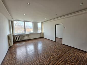 Prenájom kancelárie, Žilina – Vlčince pri plavárni, R2 SK.