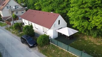 KOMPLETNE ZARIADENÝ ZREKONŠTRUOVANÝ RODINNÝ DOM S VLASTNÝM K