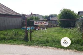 AVILA NA PREDAJ: stavebný pozemok 426m2 - Veľká Mača