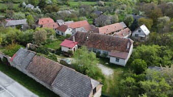 Prašník – Grnča | Malebná chalupa so stodolou a pozemkom 1 6
