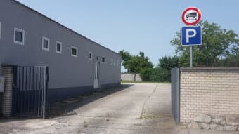 Na prenájom showroom/sklad o výmere 405m2 plus 92m2, BA-IV.