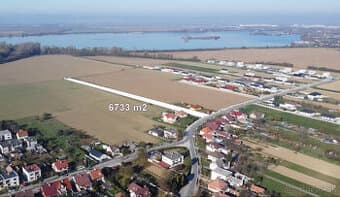INVESTIČNÝ POZEMOK 6733 m² NA RD  – SOKOLOVCE (okres Piešťan