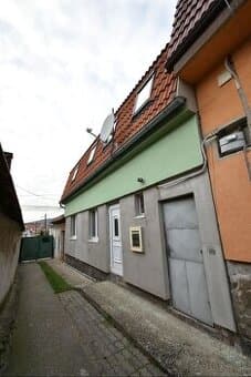 Pezinok: dom na Cajlanskej ulici