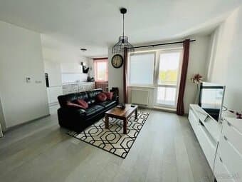 Moderný 1-izbový byt s balkónom (50 m²) – centrum Poprad