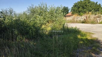 Investičná príležitosť v obci Čechynce – pozemok s potenciál