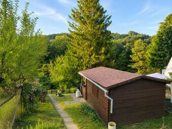 EXKLUZÍVNE- SPEKTRUM REALITY- Na Predaj záhradná chatka s po