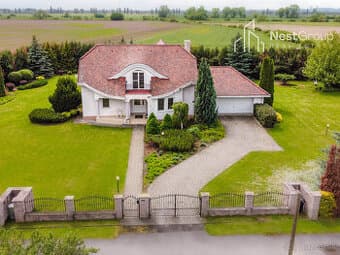 PREDAJ 6- IZBOVÝ RD S DVOJGARÁŽOU,VEĽKÝ POZEMOK 1,65ha