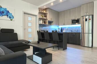 Predaj 2 izbový byt s terasou a parkovaním, Nitra
