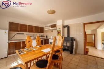 Vidiecky dom s pozemkom 919 m² , Ivachnová