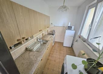 3 izbový byt Bánovce nad Bebravou/ CENTRUM/ LOGGIA / PIVNICA