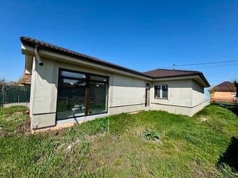 Na predaj novostavba - bungalov -  pred dokončením  Zemné